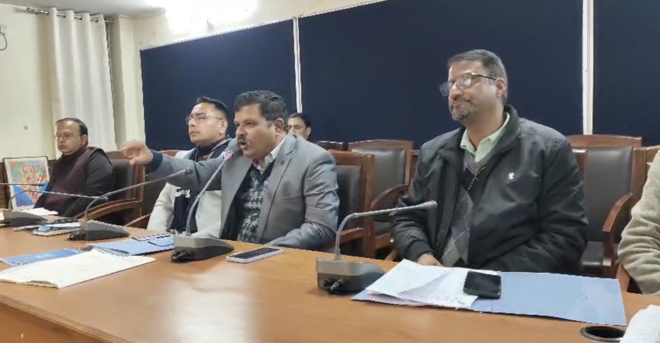 फ्री एस आई आर को लेकर BLO की बैठक