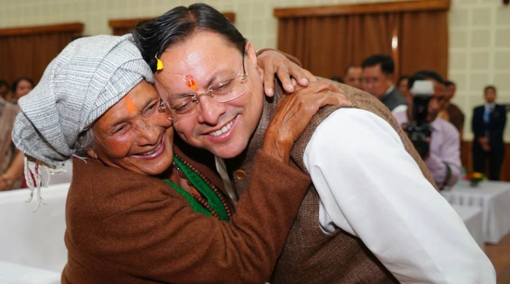 मुख्यमंत्री पुष्कर सिंह धामी ने अंतर्राष्ट्रीय महिला दिवस पर 38 वरिष्ठ महिलाओं को किया सम्मानित, कहा- “पहाड़ की असली ताकत उसकी मातृशक्ति”