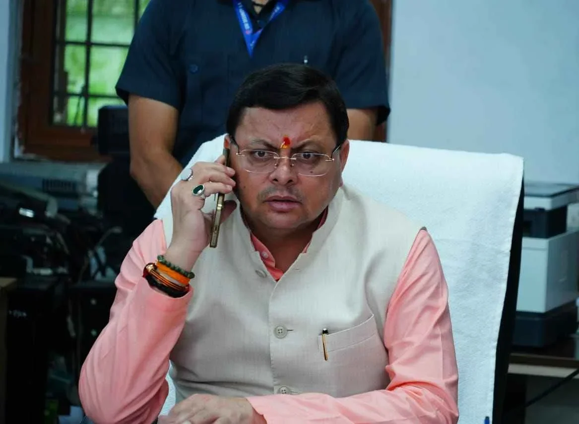 उत्तराखंड के बोर्ड टॉपरों से CM धामी ने फोन पर की बात, उज्ज्वल भविष्य की दी शुभकामनाएं