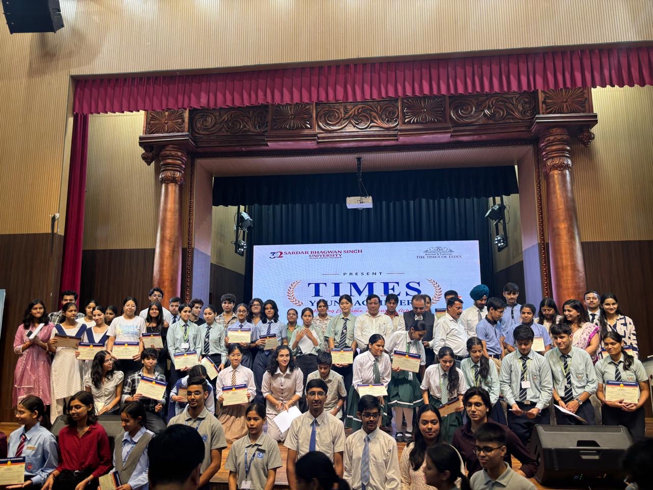 *सफलता का आधार केवल अंक नहीं, चरित्र और संस्कार भी जरूरी : डीजी सूचना बंशीधर तिवारी*