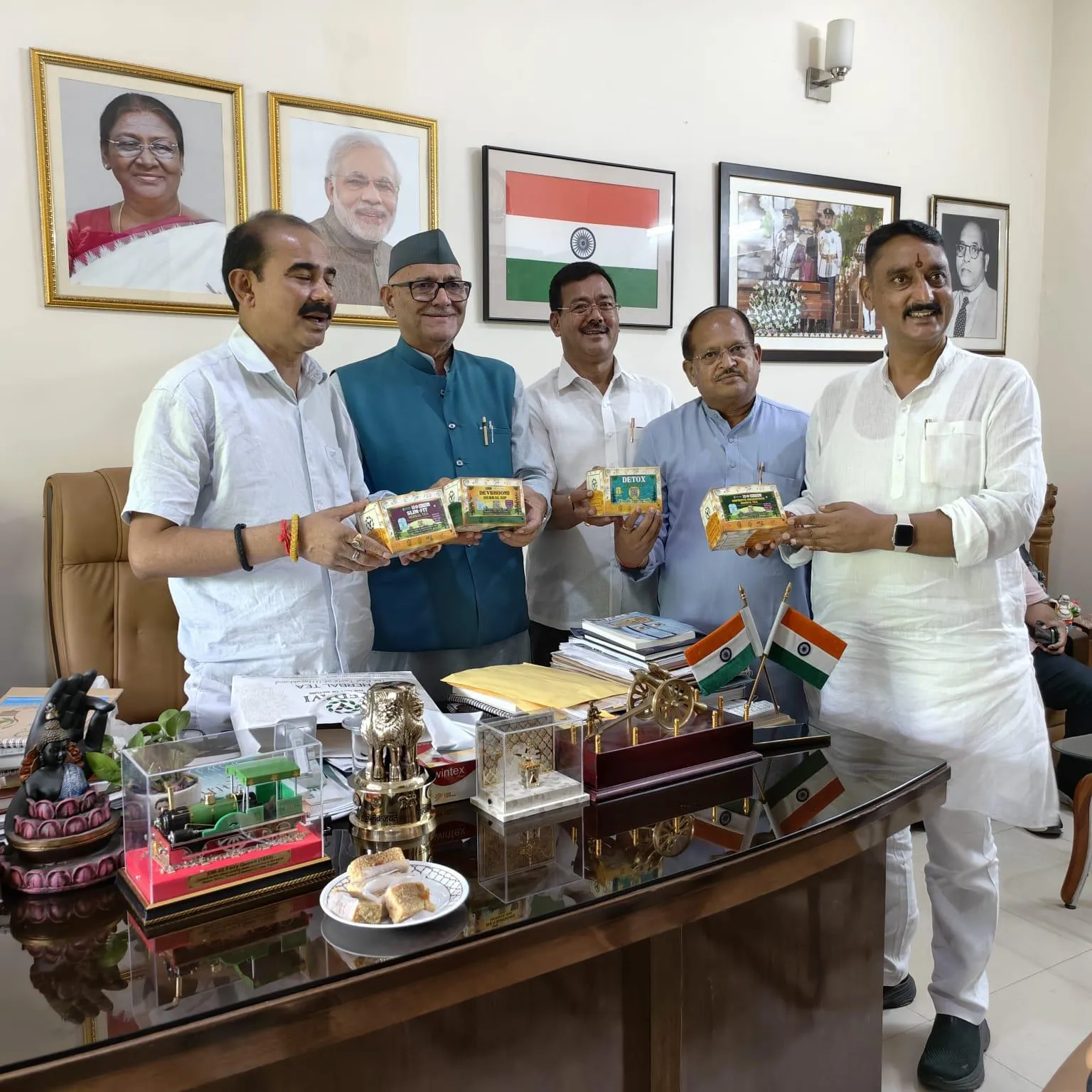 अजय टम्टा से मिले भाजपा नेता बिट्टू कर्नाटक, अल्मोड़ा बायपास और राष्ट्रीय राजमार्ग परियोजनाओं पर हुई चर्चा – Khabar Uttarakhand