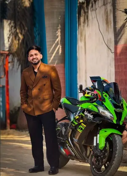 बाइक की डिलीवरी लेकर लौट रहा था यूट्यूबर Aashu UK Rider, सड़क हादसे में मौत