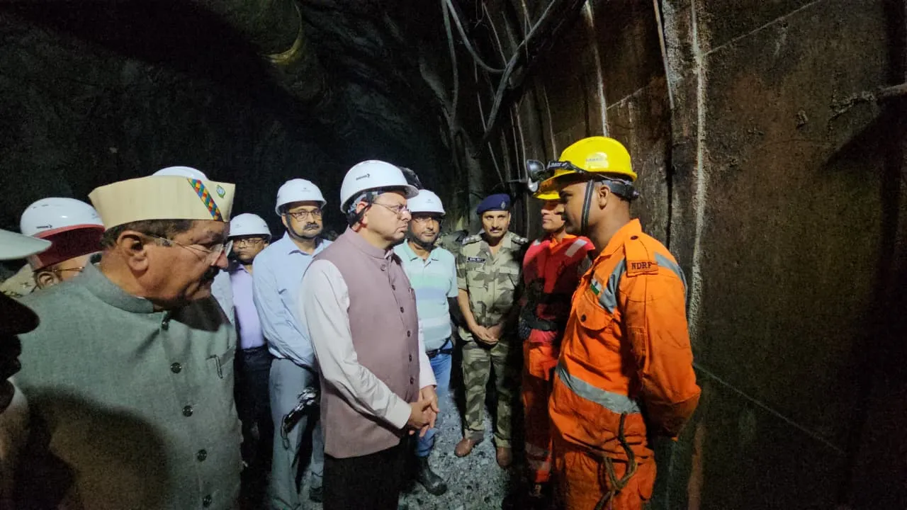 Chamoli Tunnel Landslide: खराब मौसम के बावजूद पीपलकोटी पहुंचे सीएम धामी, राहत कार्यों का लिया जाएजा – Khabar Uttarakhand