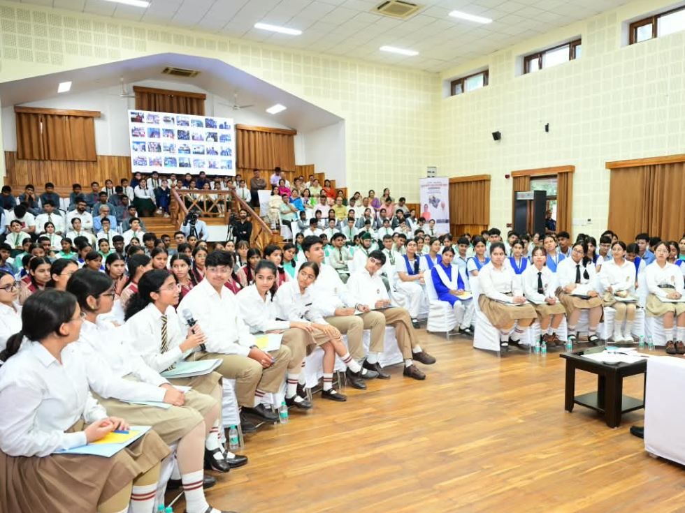 ‘मेरे सपनों का उत्तराखंड’ अभियान को मिला जनसमर्थन, 2.5 लाख से अधिक विद्यार्थियों ने भेजे निबंध – Khabar Uttarakhand