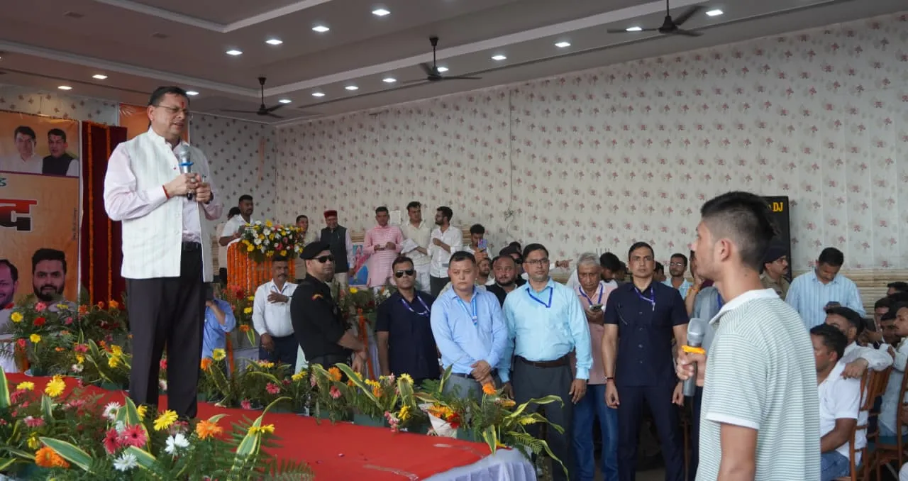 बनबसा में CM धामी का ‘युवा संवाद’, युवाओं के सवालों का दिया बेबाक जवाब