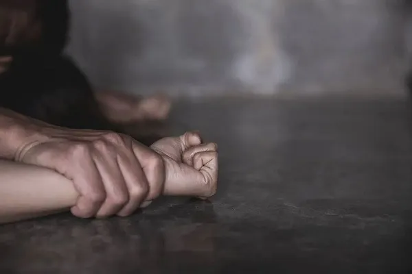 ऋषिकेश में नाबालिग को बहला-फुसलाकर होटल ले गया युवक, मारपीट कर किया दुष्कर्म
