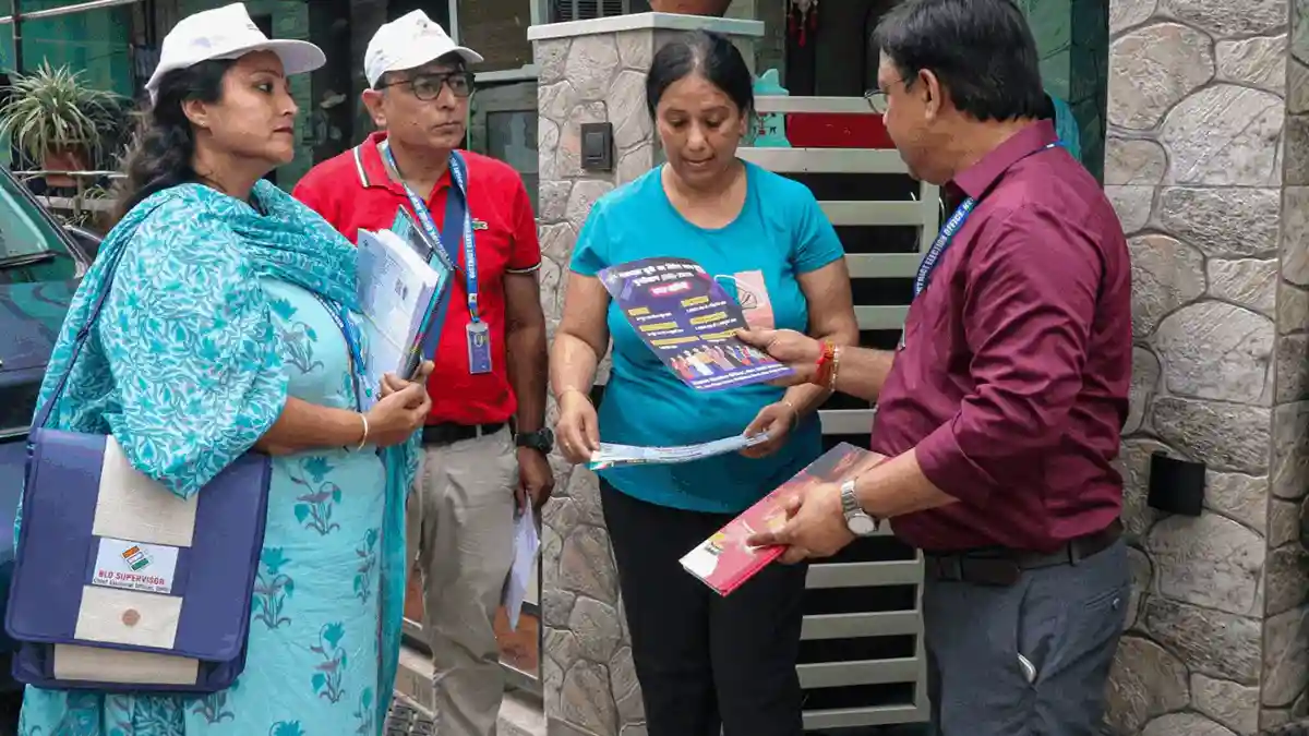 विशेष : भाजपा, कांग्रेस या बसपा किसके जनाधार पर SIR की मार ?, इस रिपोर्ट में हुआ बड़ा खुलासा