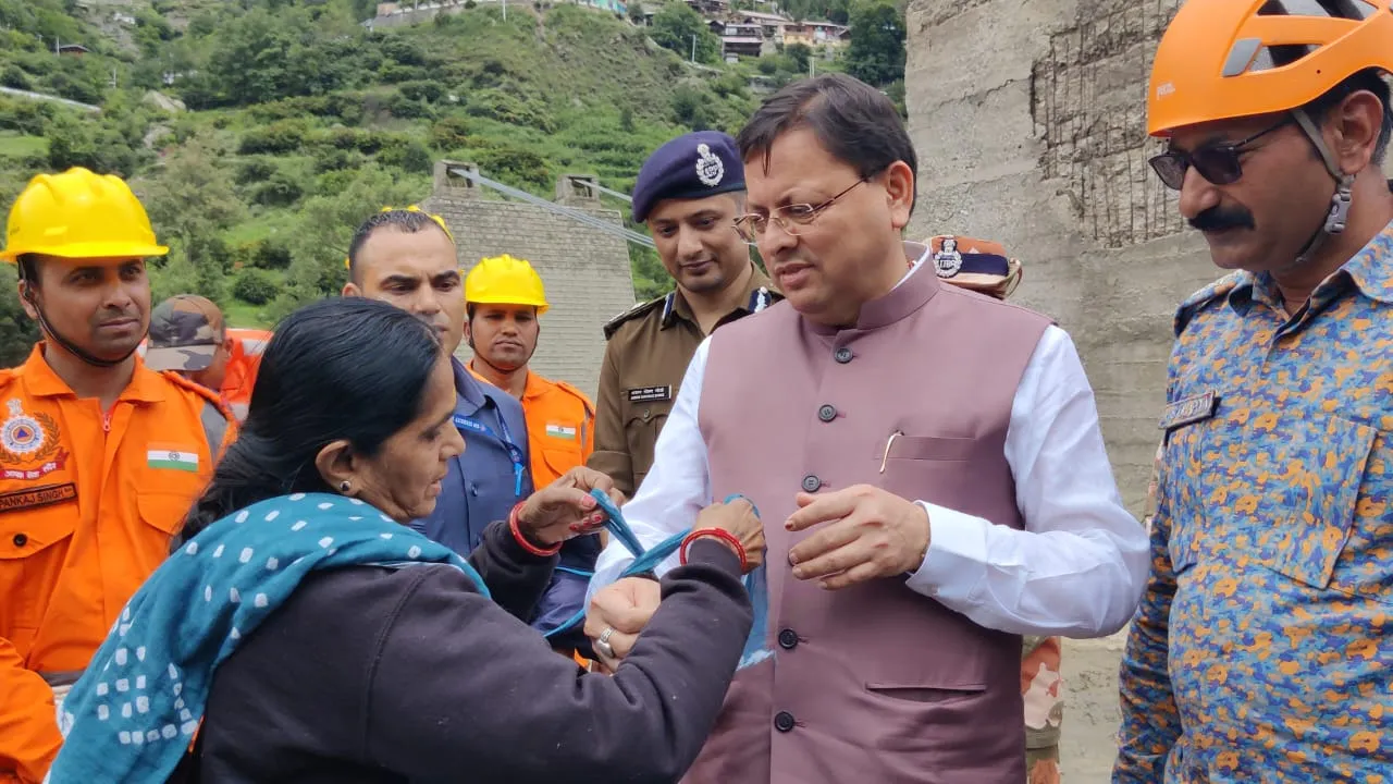 धराली आपदा में दुपट्टे के टुकड़े से रिश्ता, अब अहमदाबाद से सीएम धामी को भेजी राखी