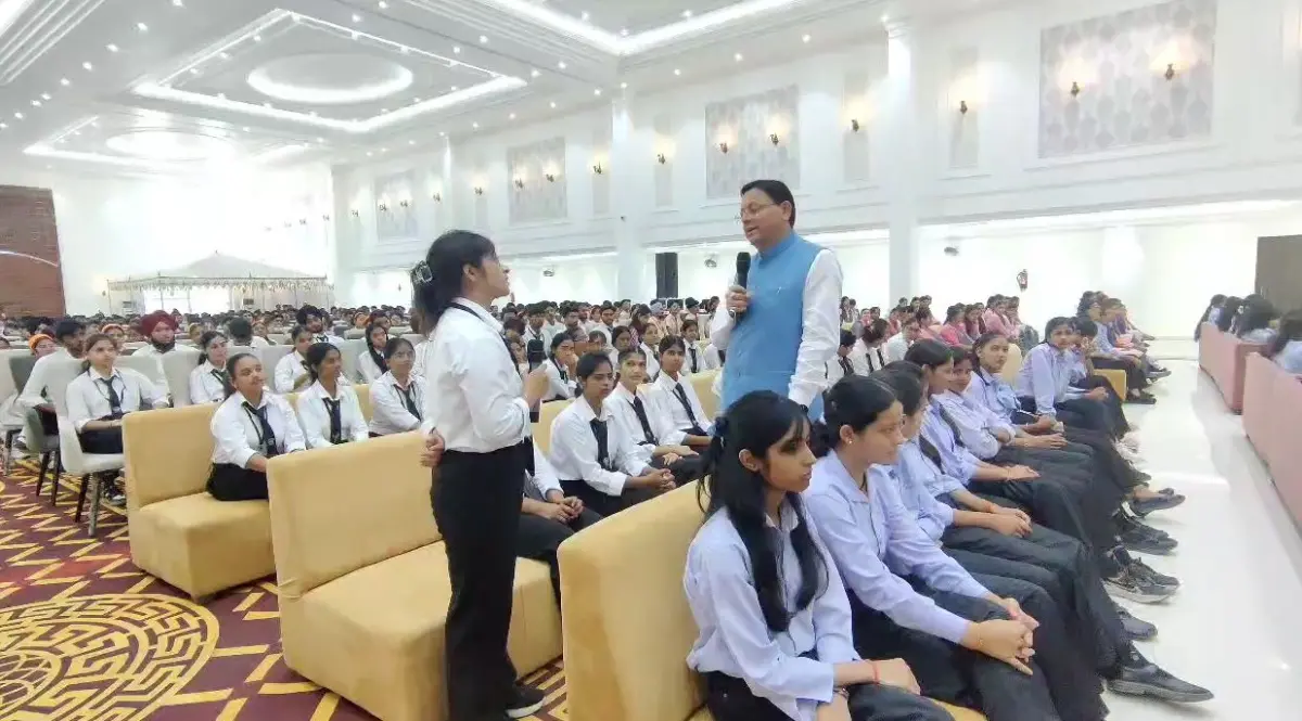 काशीपुर में युवाओं से CM धामी का संवाद, 2.67 लाख विद्यार्थियों ने साझा किए सुझाव