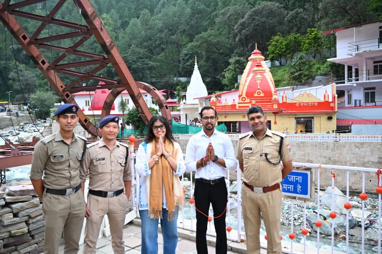 कैंची धाम पहुंची ‘हनुमान अंश’ फिल्म की युवा प्रोड्यूसर अनूप्रिया, बाबा का लिया आशीर्वाद