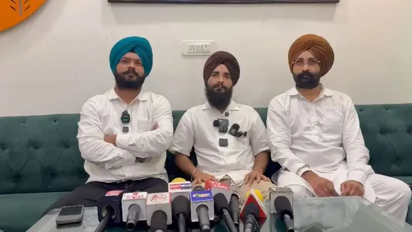 काशीपुर के प्रतिष्ठित स्कूल में फीस विवाद को लेकर हंगामा, चेयरमैन को जर्मनी से मिली धमकी!
