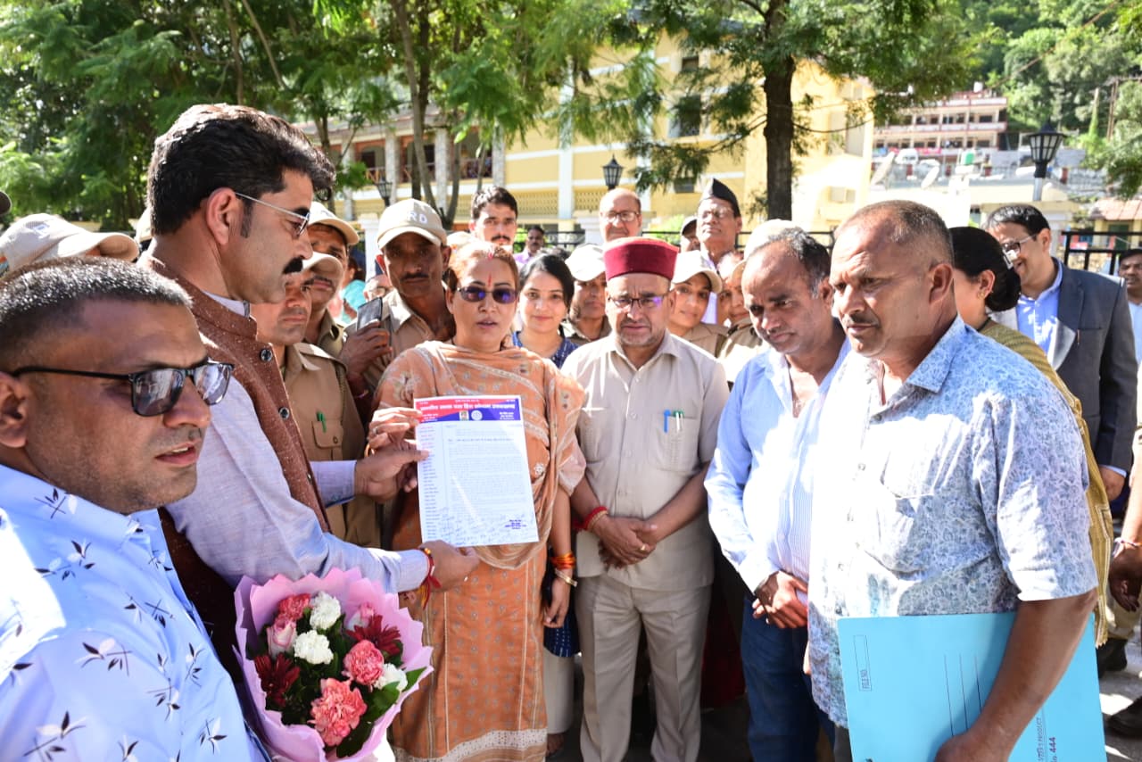 उत्तरकाशी के 1052 आंगनबाड़ी केंद्रों में होगा ‘आंगन का मिलन’, मंत्री ने की तैयारियों की समीक्षा