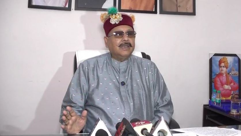 बद्रीनाथ DJ विवाद: महाराज ने दिया विवादित बयान, बोले- ‘जानवर की हड्डी से बनता है शंख’