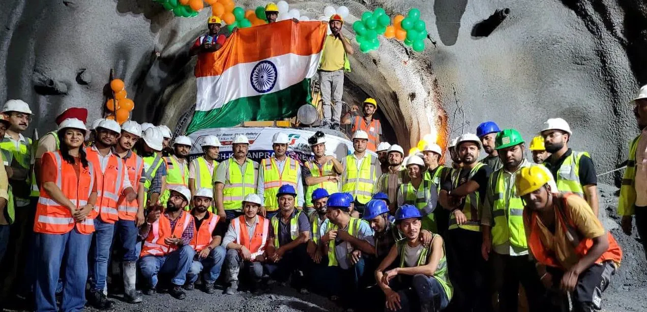 ऋषिकेश-कर्णप्रयाग रेल परियोजना में मिली बड़ी सफलता, एस्केप टनल-1 का अंतिम ब्रेकथ्रू पूरा