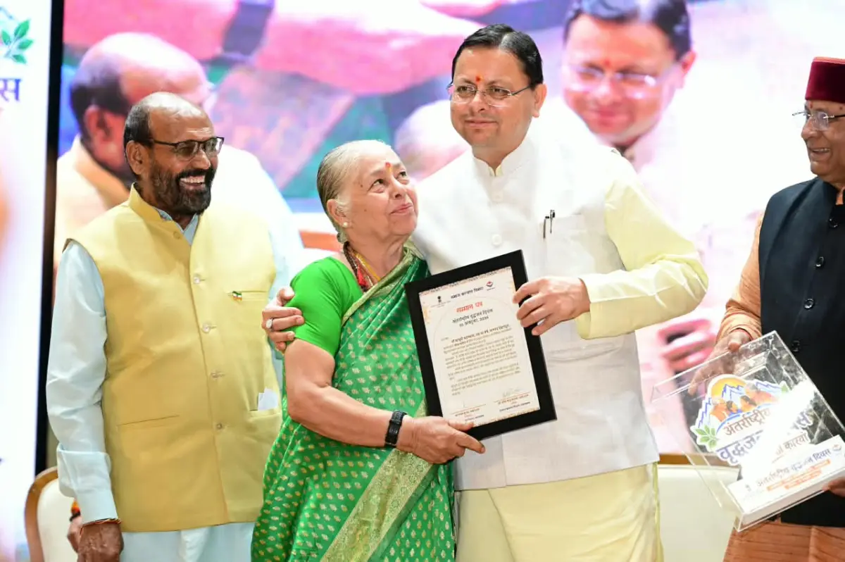 अंतर्राष्ट्रीय वृद्धजन दिवस पर CM की बड़ी घोषणाएं, बोले ‘बुजुर्गों के सम्मान और सुरक्षा की जिम्मेदारी मेरी’